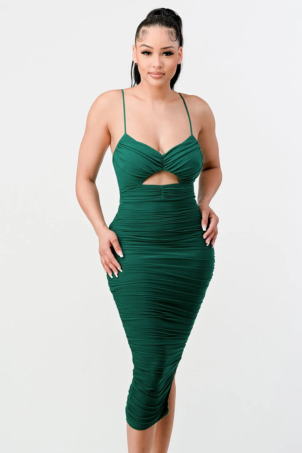 FRONT CUTOUT RUCHED BODYCON MIDI DRESS