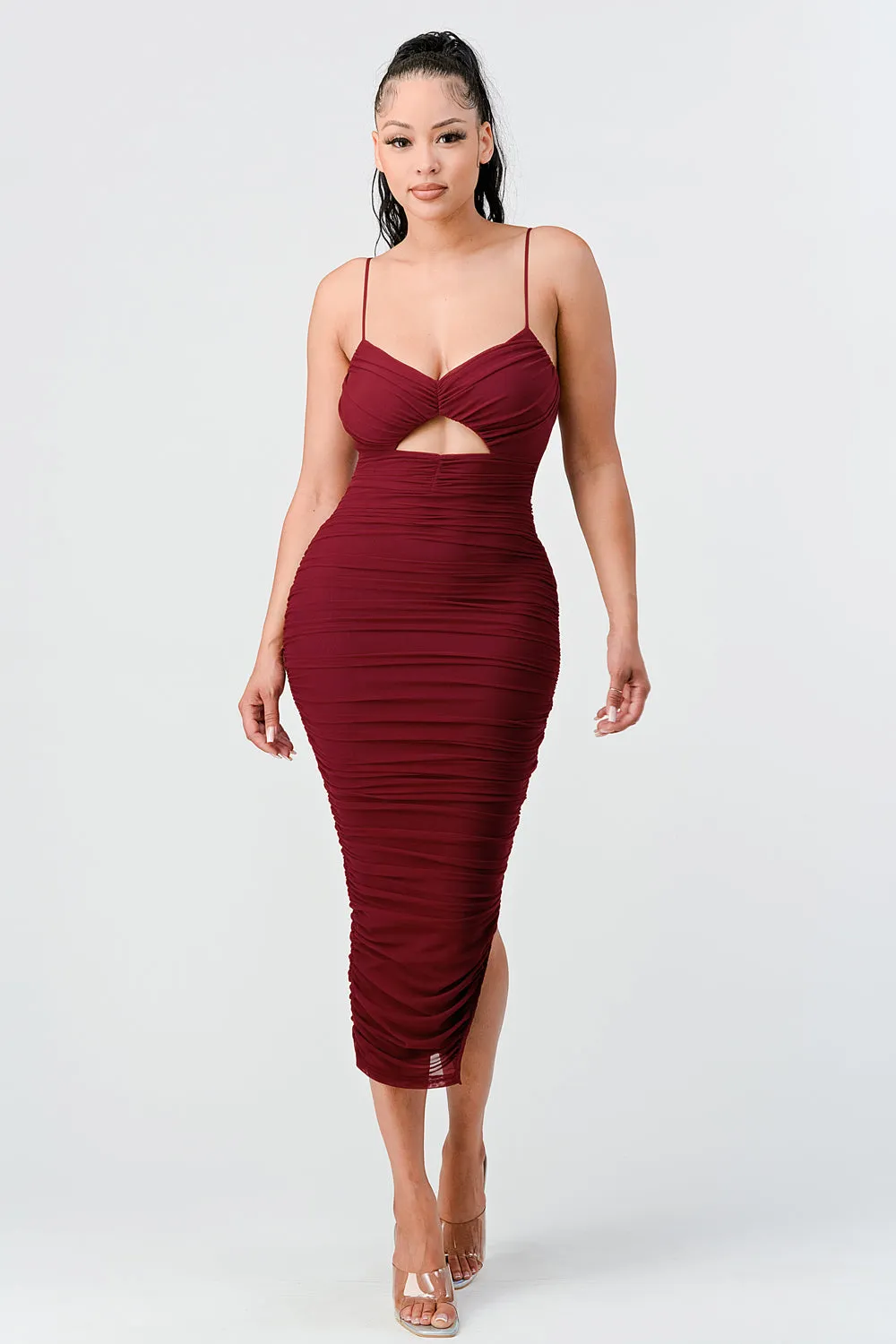 FRONT CUTOUT RUCHED BODYCON MIDI DRESS